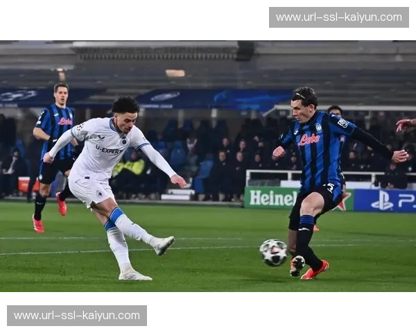 布鲁日3-0完胜马赛:高位逼抢战术高效执行 布鲁日3-0完胜马赛:高位逼抢战术高效执行