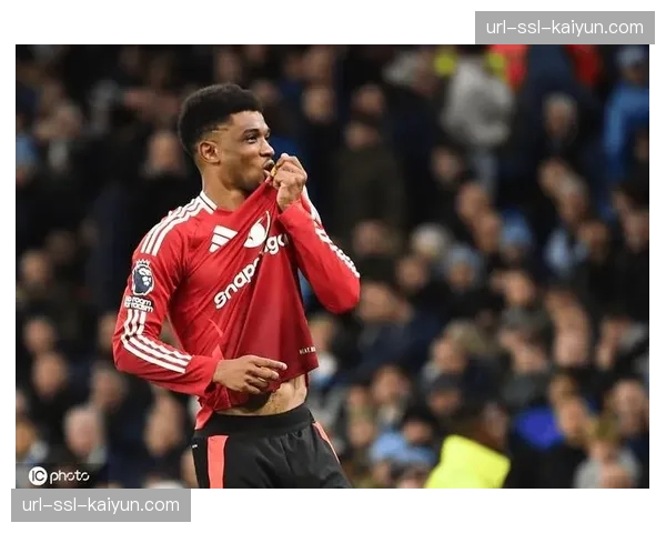 聚焦：19岁小将梅布里首次为曼联首发并当选全场最佳