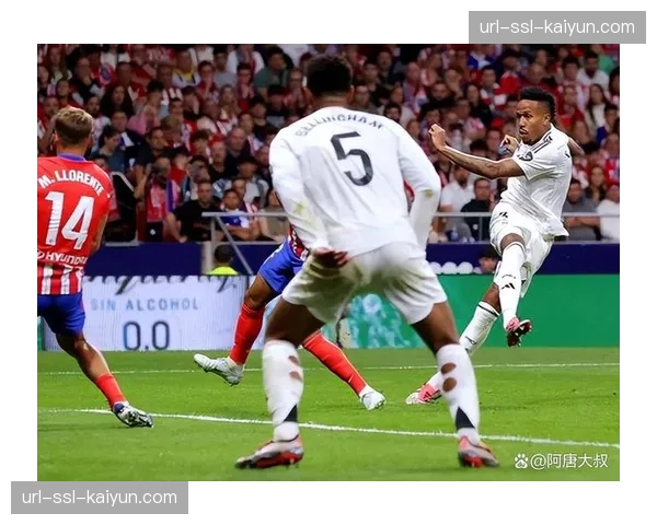 国家德比半场战术观察：巴萨高位逼抢迫使皇马改用盯人防守